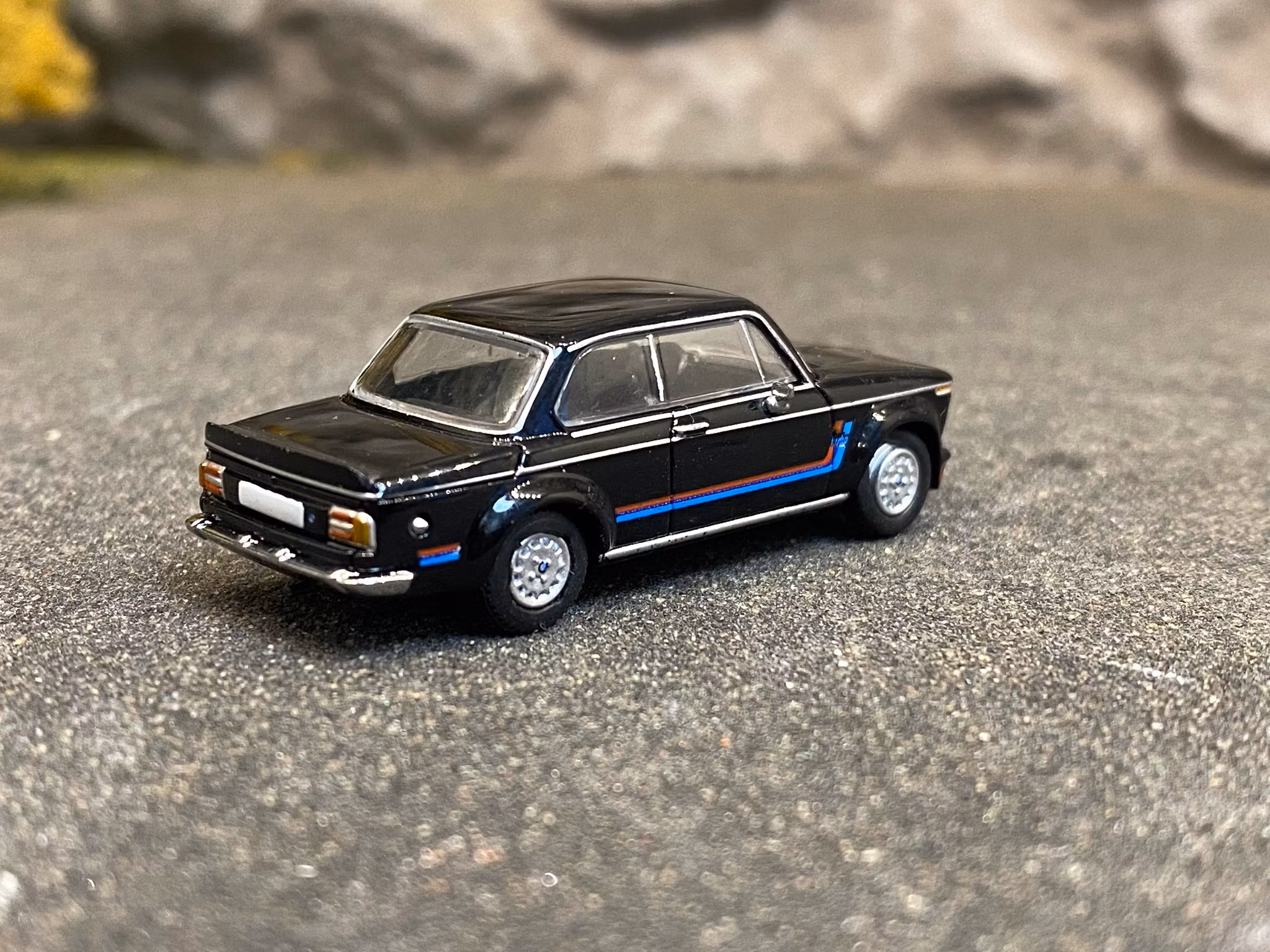 Skala 1/87 - BMW 2002 Turbo, black/Decorated, 1973 fr PCX87