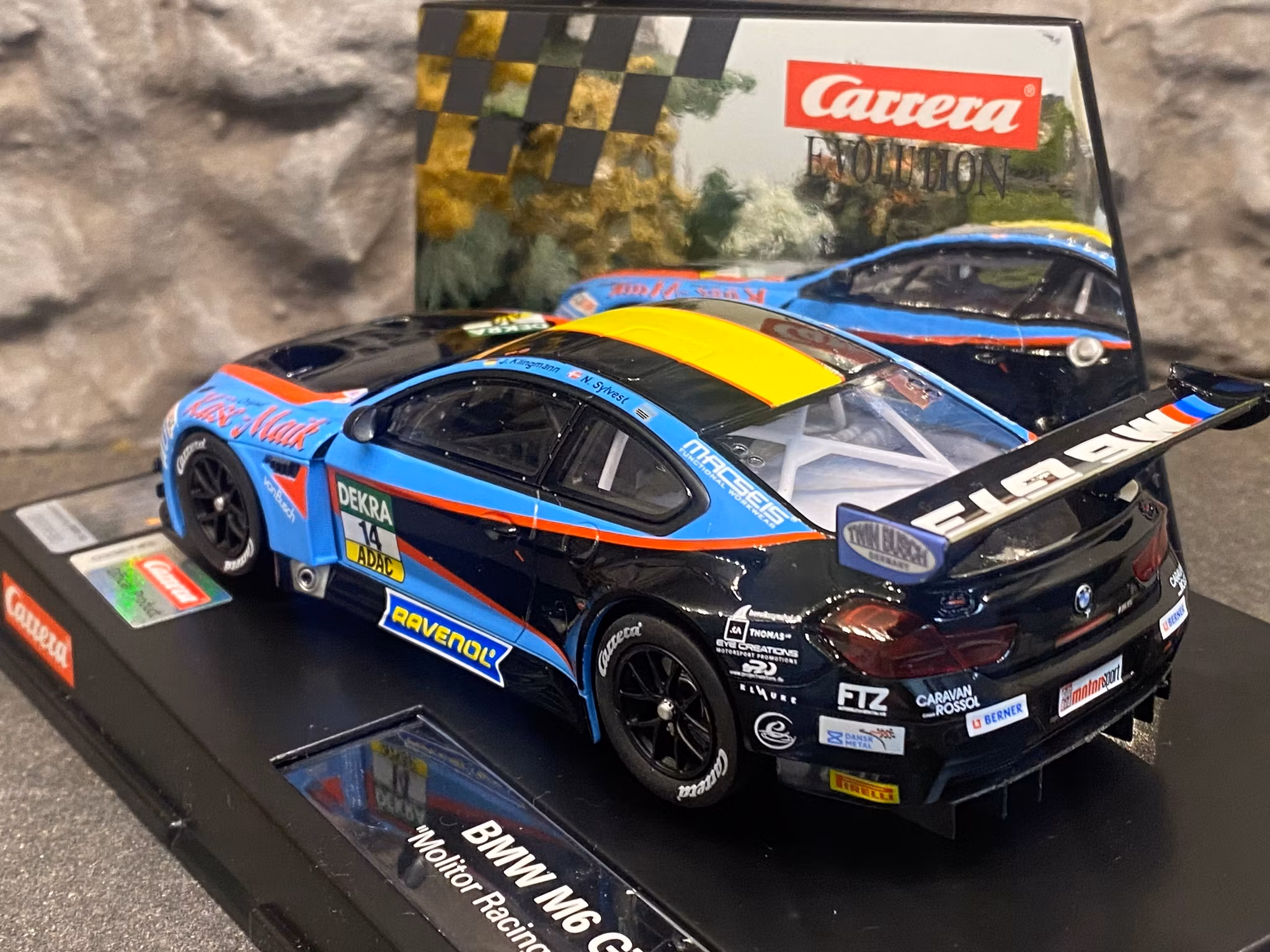 Skala 1/32 Analog bil till bilbana fr Carrera: BMW M6 GT3 "Molitor Racing, No.14"