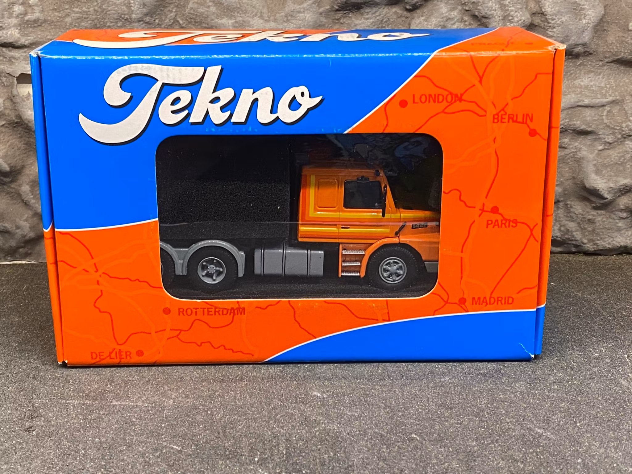 Skala 1/50 T.B.P. Scania R142, T2 6x4 LHD fr Tekno