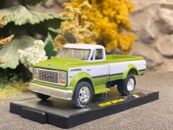 Skala 1/64 GMC 5500 truck 1970' Green/White fr M2 Machines