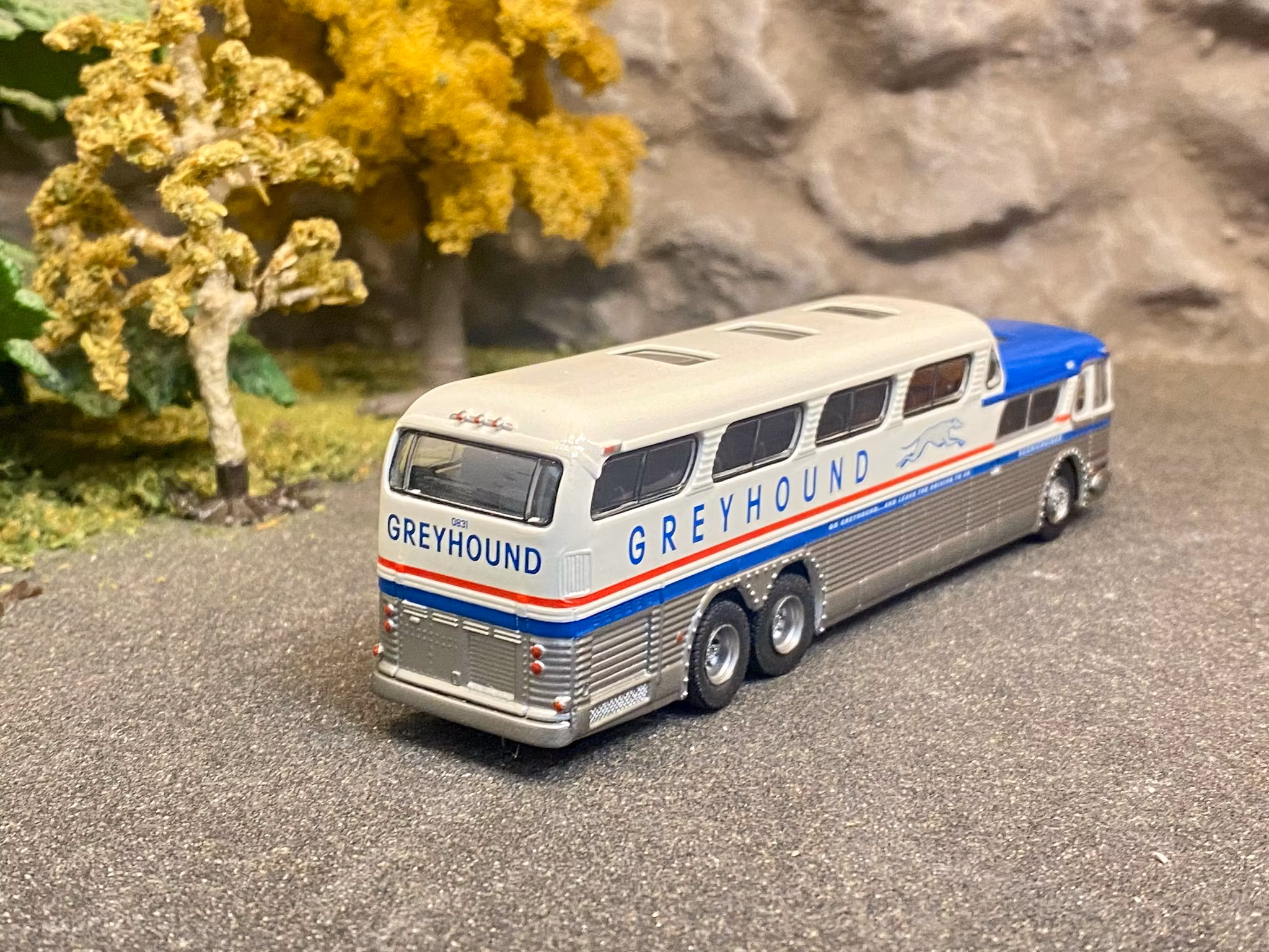 Skala 1/87 Greyhound Scenicruiser Bus "Greyhound" fr Brekina