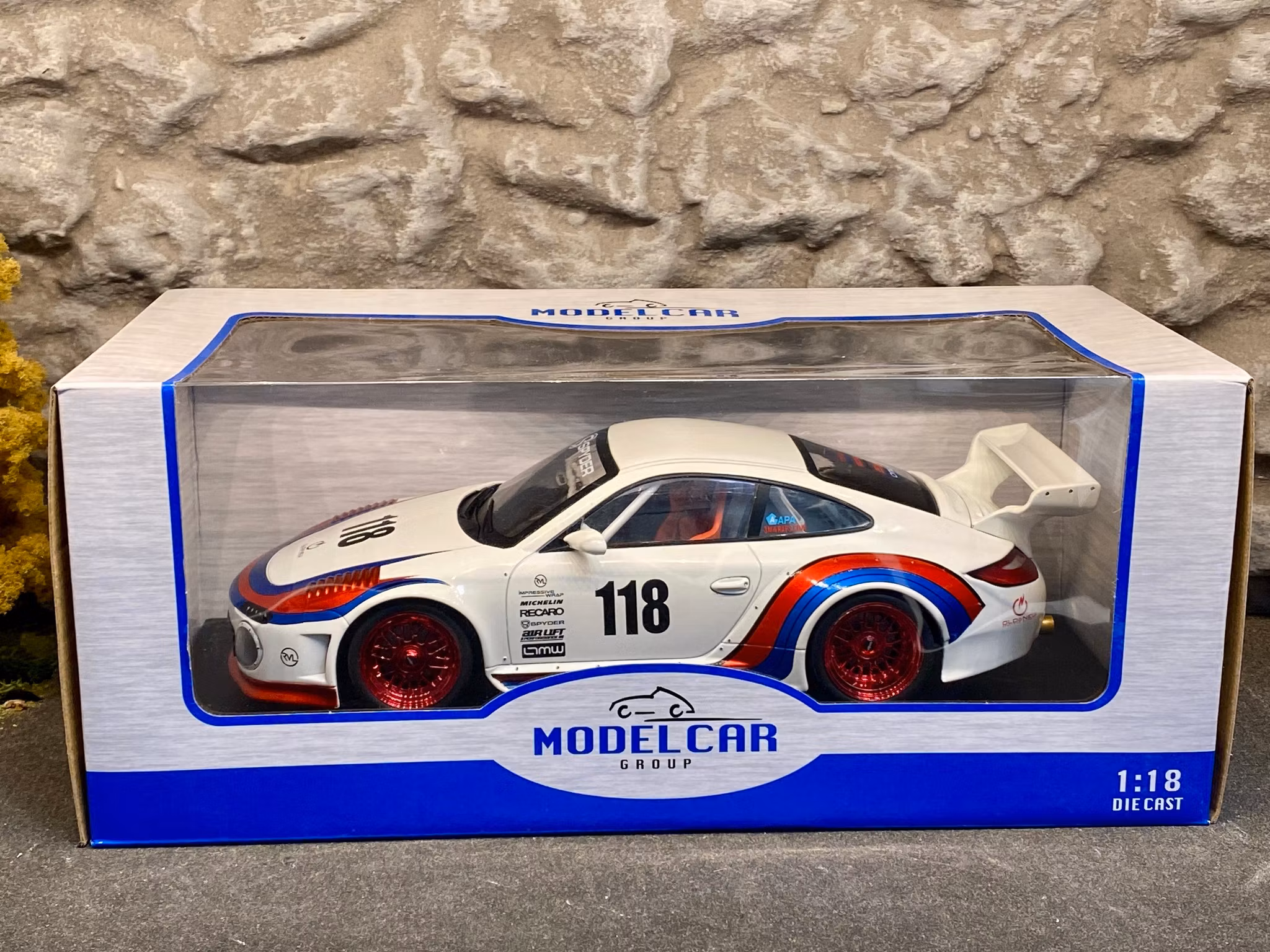 Skala 1/18 porsche 911 (997) RWB Old & New #118, White fr MCG/Model Car Group