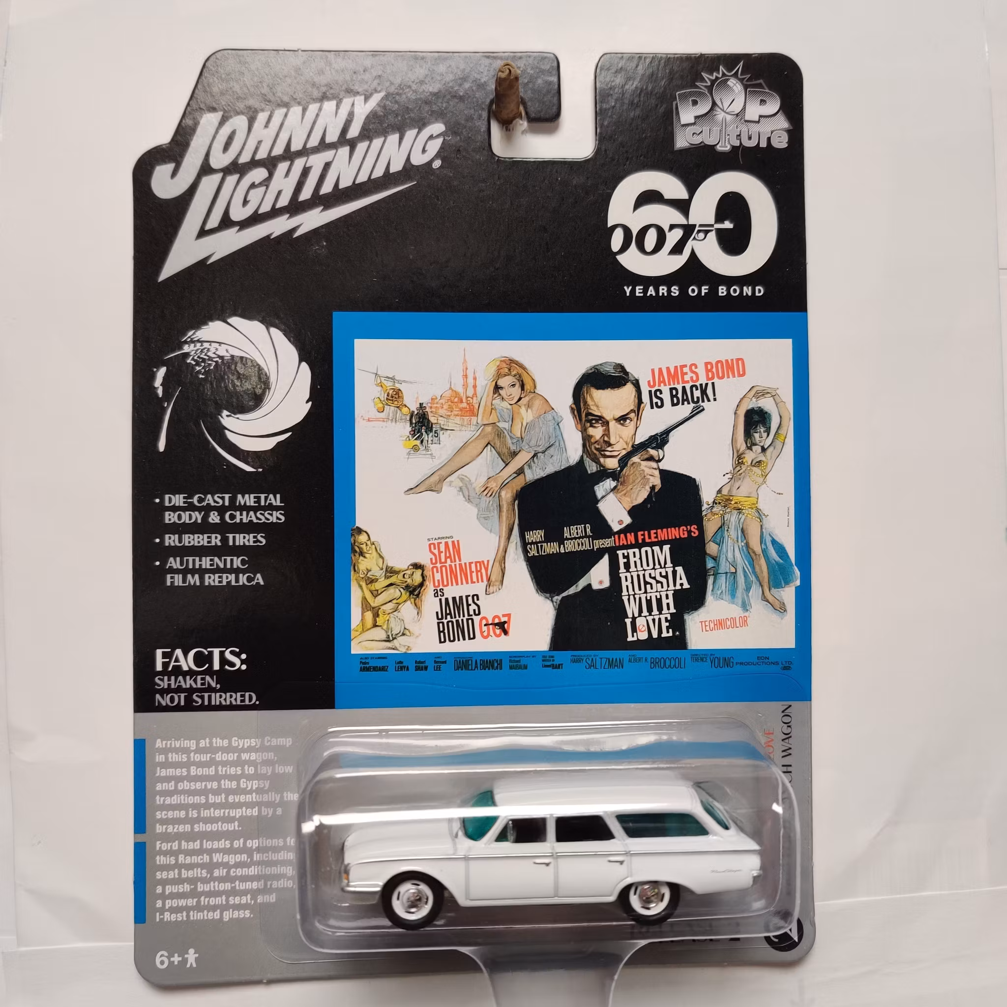 Skala 1/64 - Ford Ranch Wagon 60' "James Bond - From Russia with love" från Johnny Lightning