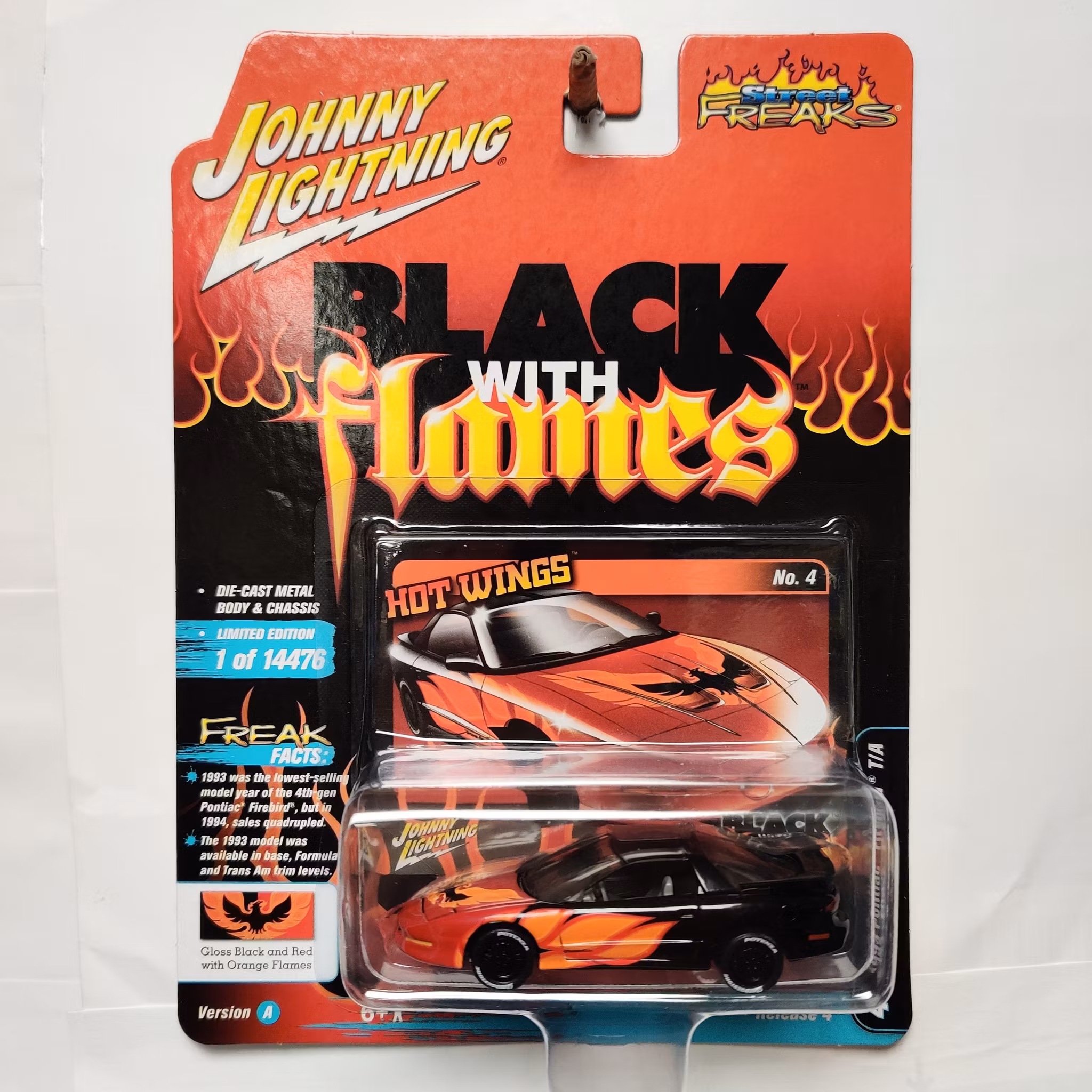 Skala 1/64 - Pontiac Firebird T/A 1993' "Black with Flames" Rel.4 fr Johnny Lightning
