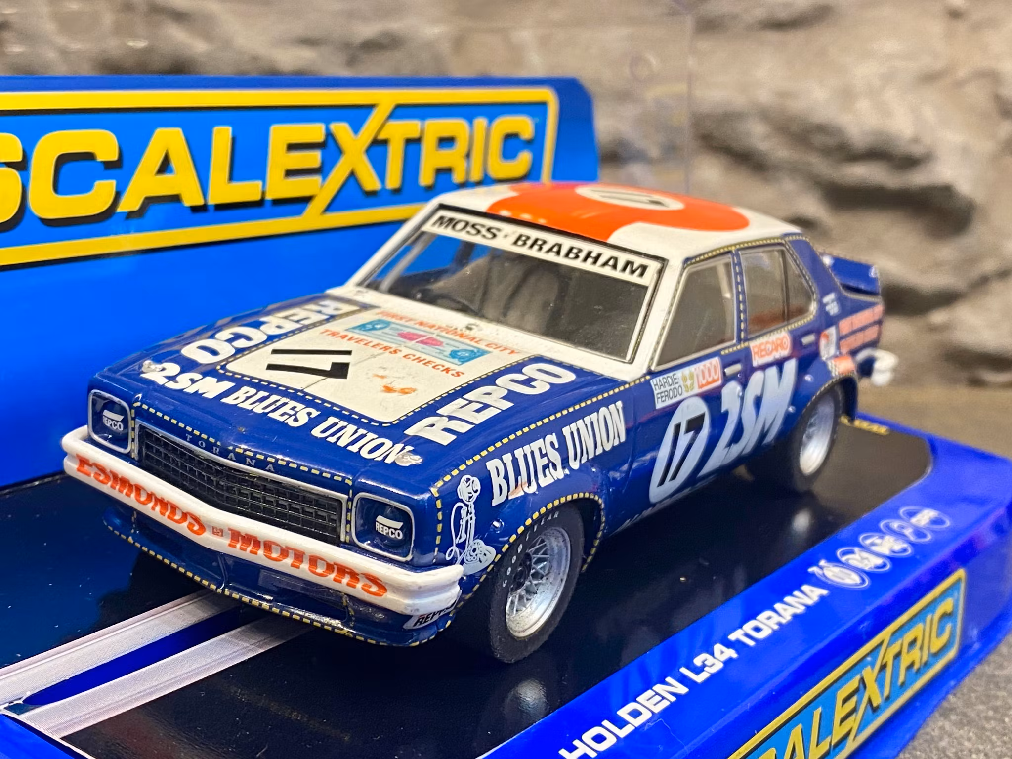 Skala 1/32 Analog Slotcar - Holden L34 Torana, Moss/Brabham fr Scalextric