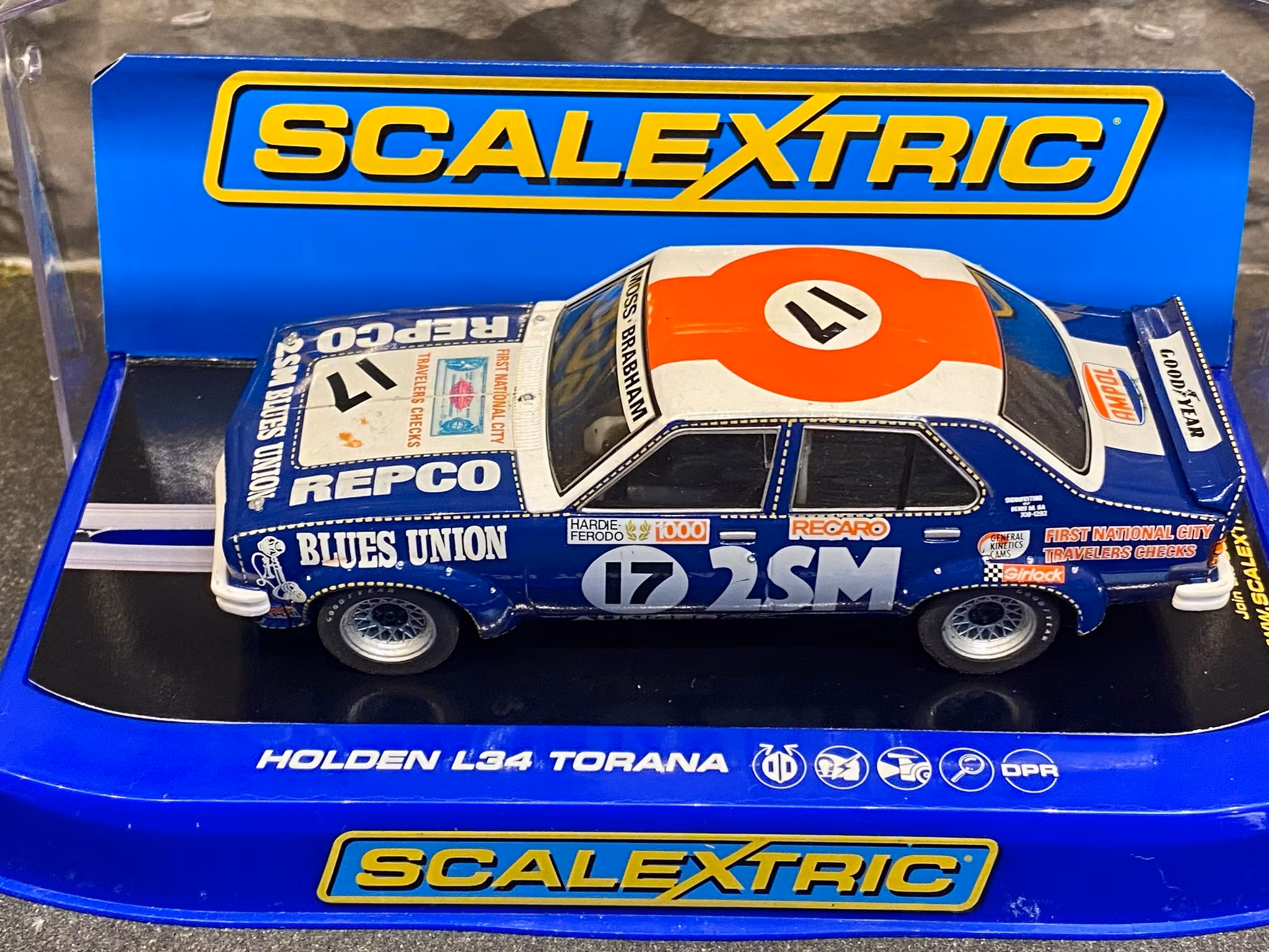 Skala 1/32 Analog Slotcar - Holden L34 Torana, Moss/Brabham fr Scalextric