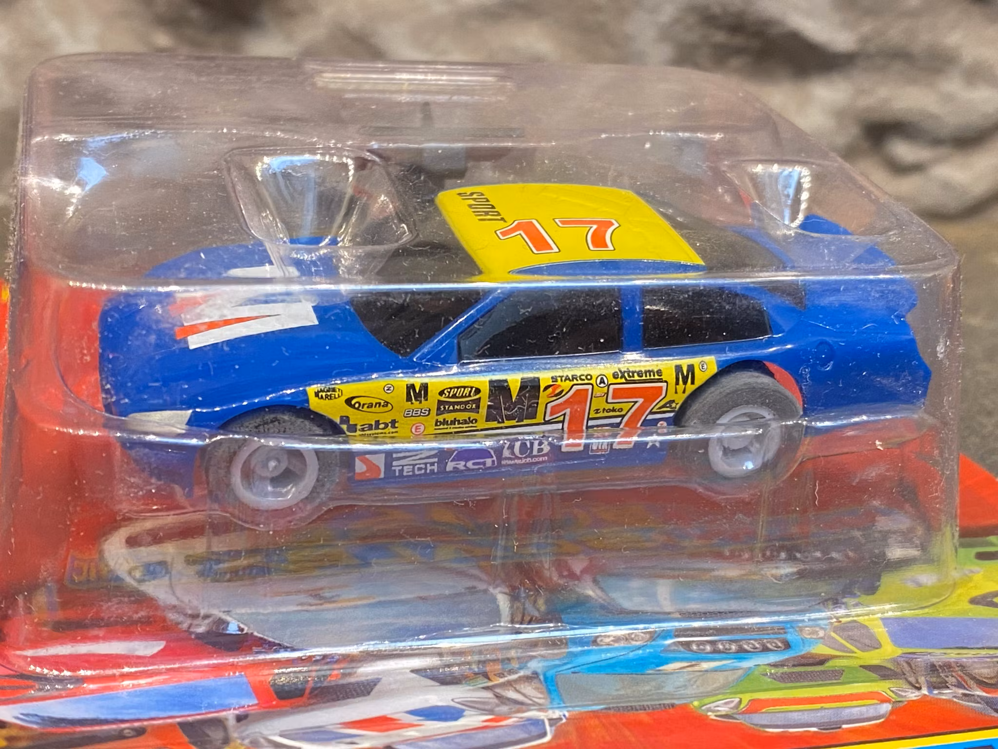 Skala 1/64 Analog Slotcar: US Stock Car #17 Blue fr MicroScalextric