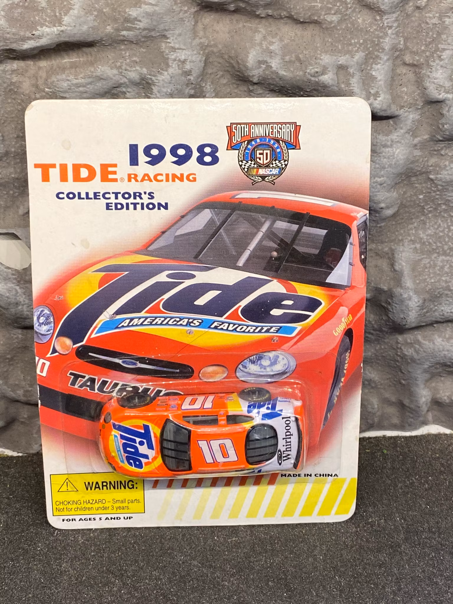 Skala 1/64 Tide Racing Collectors Edition - Ford Taurus "Nascar" fr Racing Champions