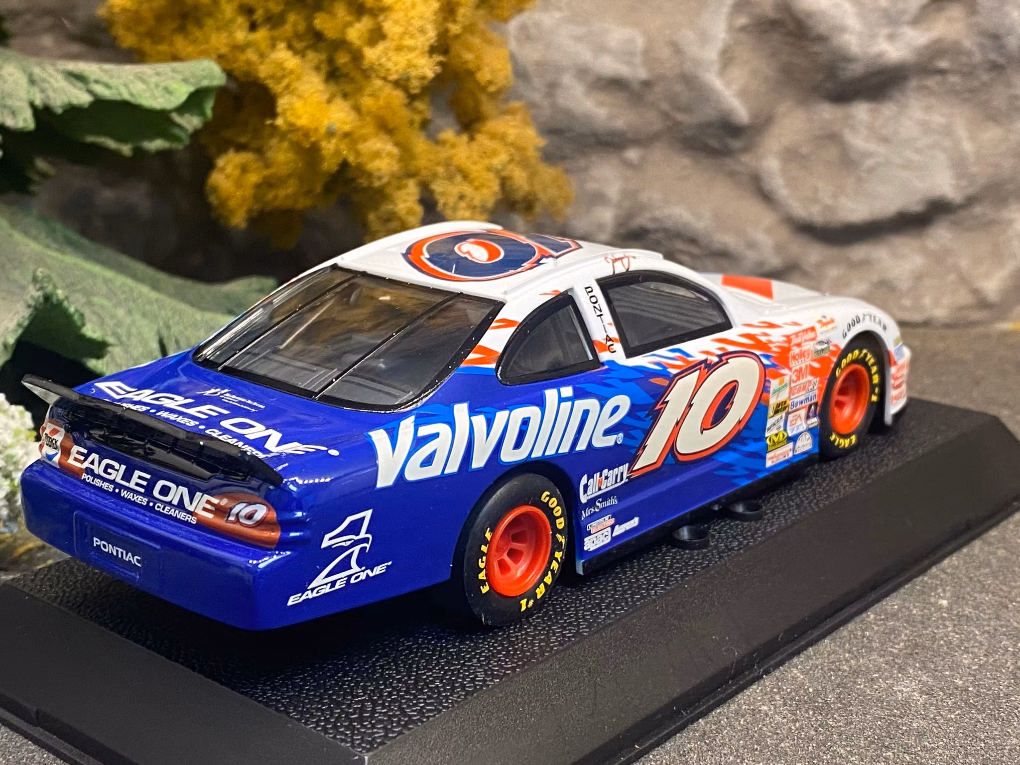 Skala 1/32 Analogue Slotcar - Pontiac GP - Valvoline 2001 fr Scalextric
