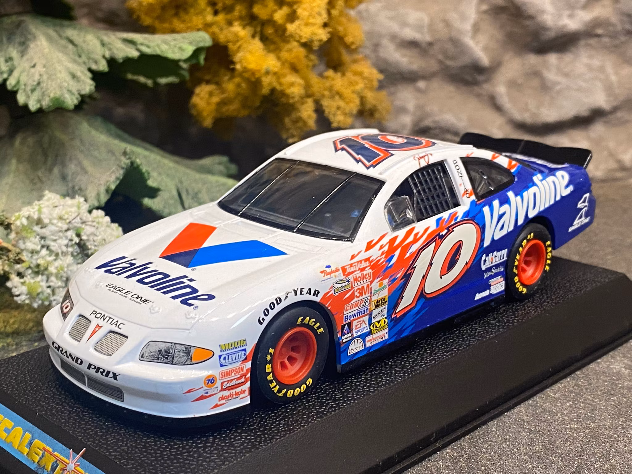 Skala 1/32 Analogue Slotcar - Pontiac GP - Valvoline 2001 fr Scalextric