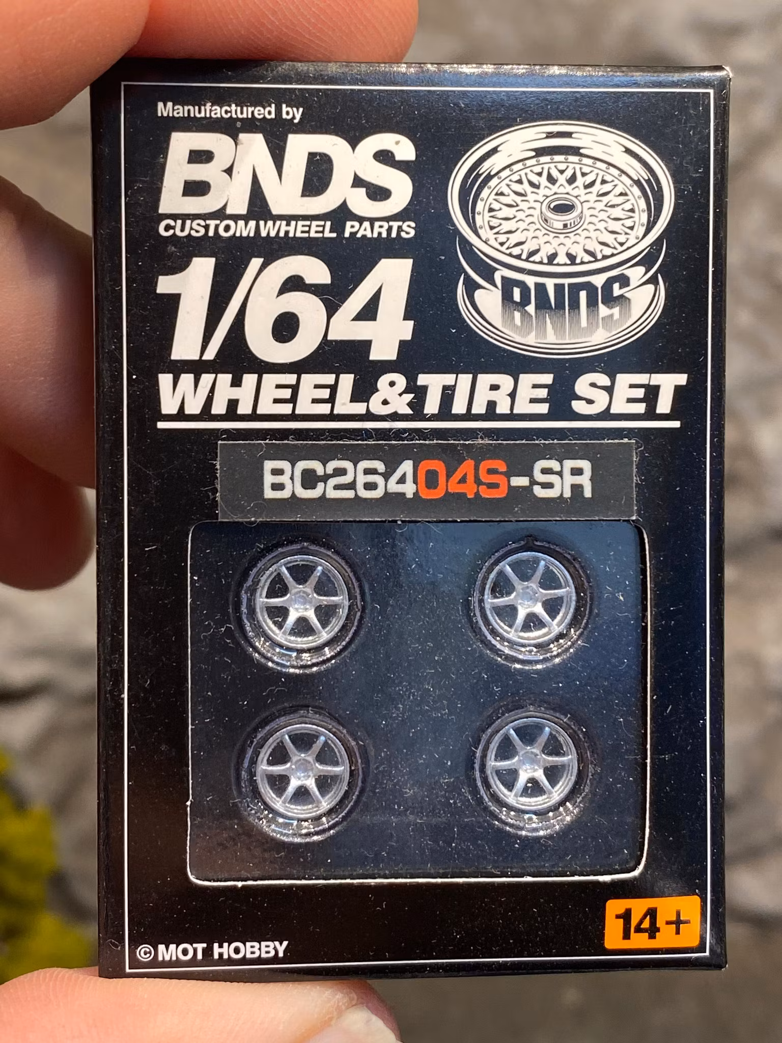 Skala 1/64 BNDS - Custom Wheel -  Wheel & Tire set: BC26404S-SR