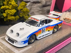 Skala 1/32 Analogue Slotcar - Porsche 935K Lady Racers - #03 Desiré Wilson fr FLY