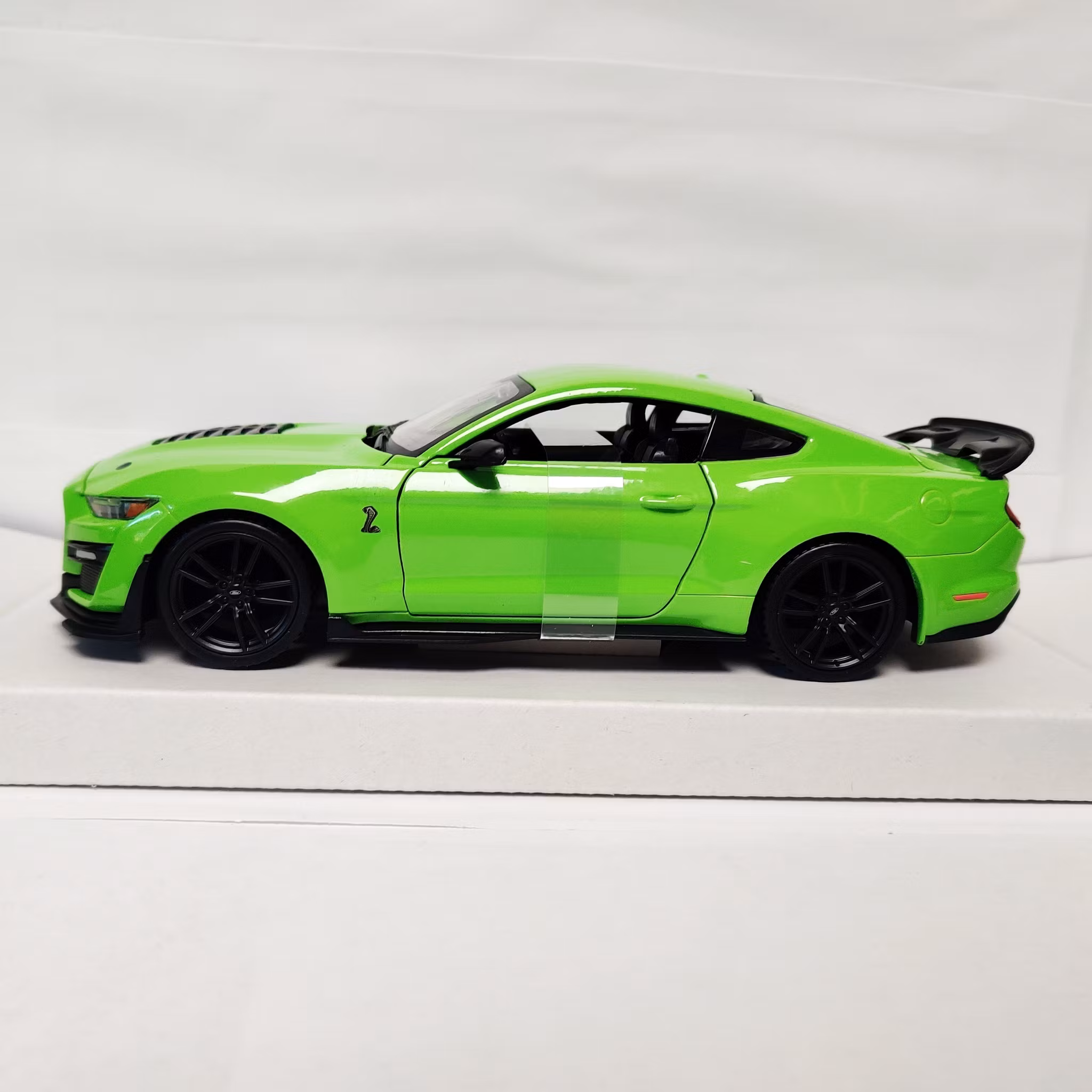 Skala 1/24 Ford Mustang Shelby GT500 2020 fr Maisto