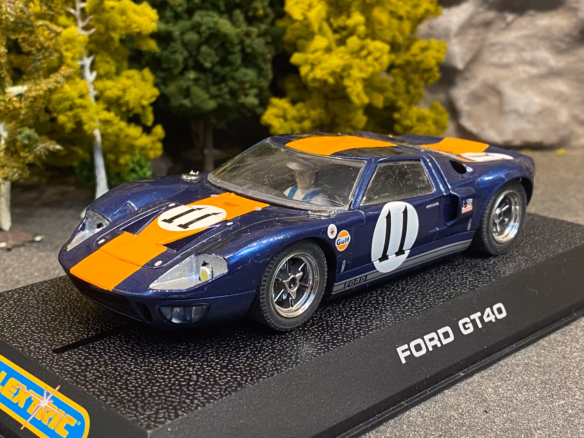 Scale 1/32 Analogue Slotcar - Ford GT40 Dark blue w orange stripes #11 fr Scalextric