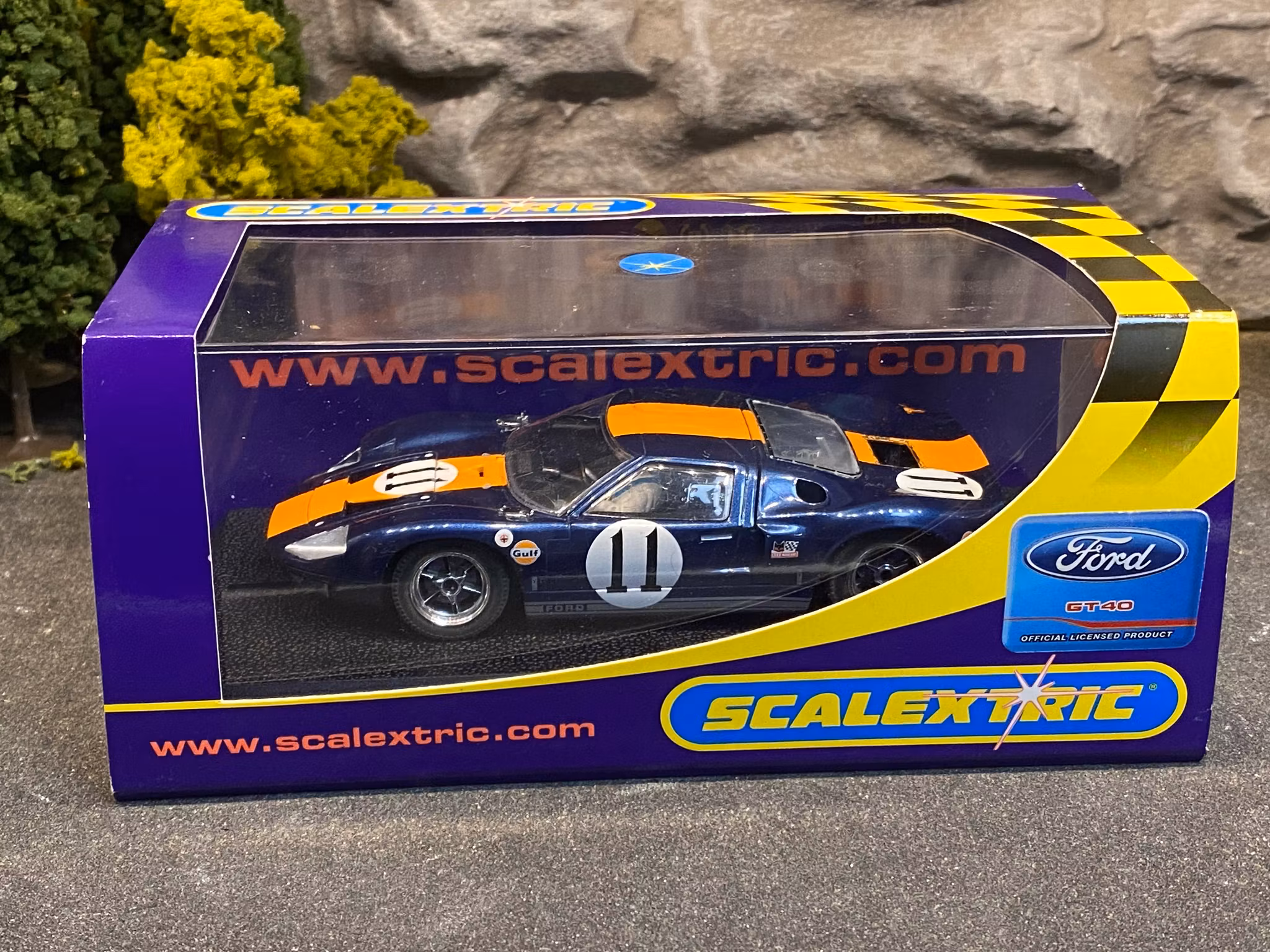 Scale 1/32 Analogue Slotcar - Ford GT40 Dark blue w orange stripes #11 fr Scalextric