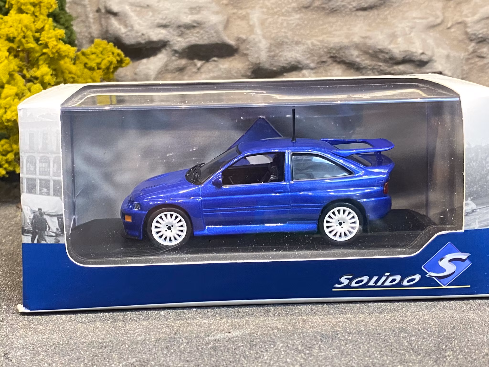 Skala 1/43 Ford Escort RS Cosworth 1992, Blue fr Solido