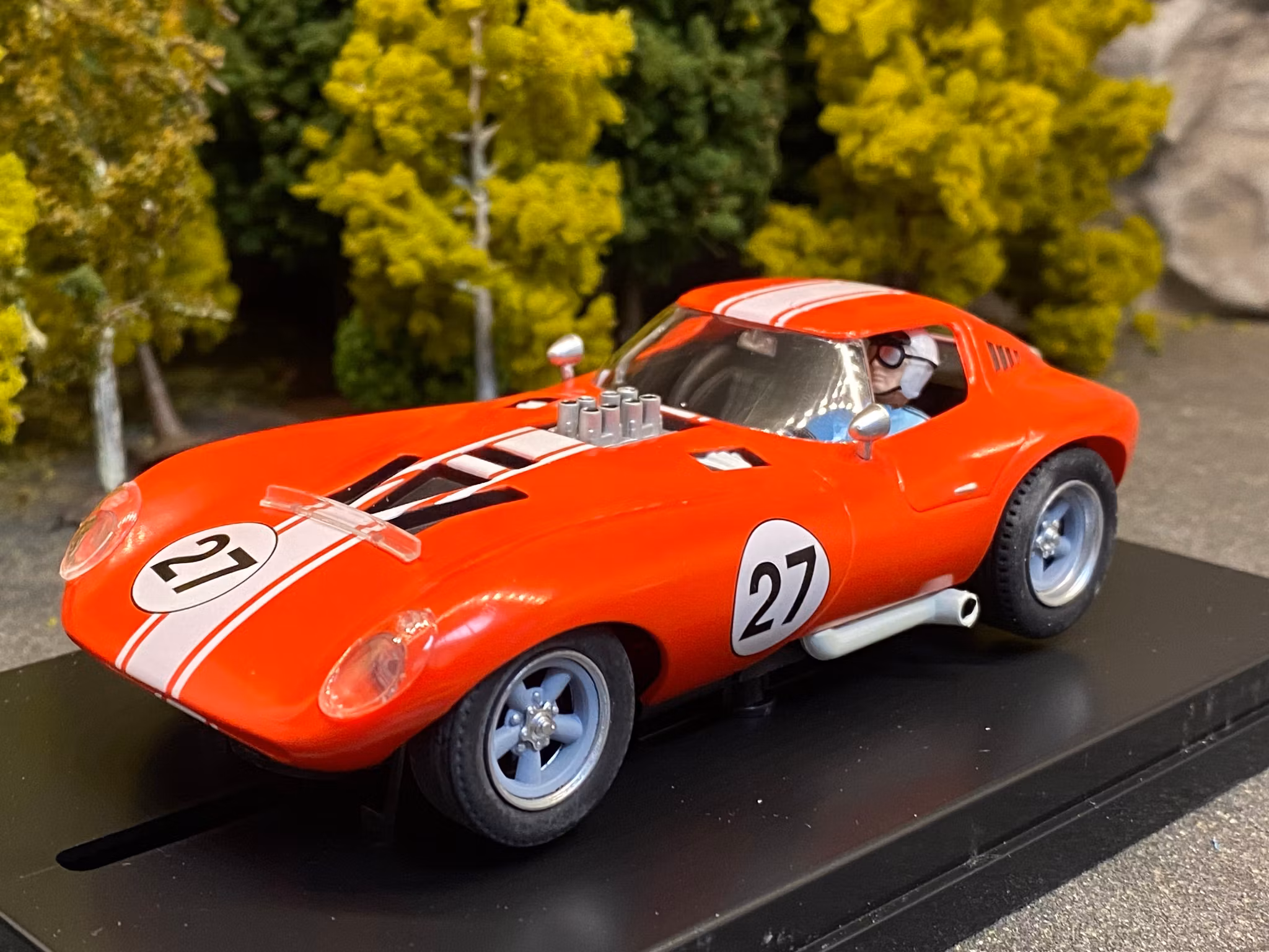 Scale 1/32 Analogue Slotcar fr MRRC: Cheetah MO-45B #27, Red..