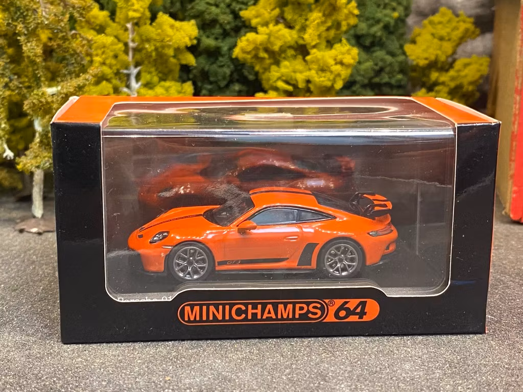 Skala 1/64 Porsche 911 (992) GT3, Lava Orange fr Minichamps Limited Edition 1/1200 pcs