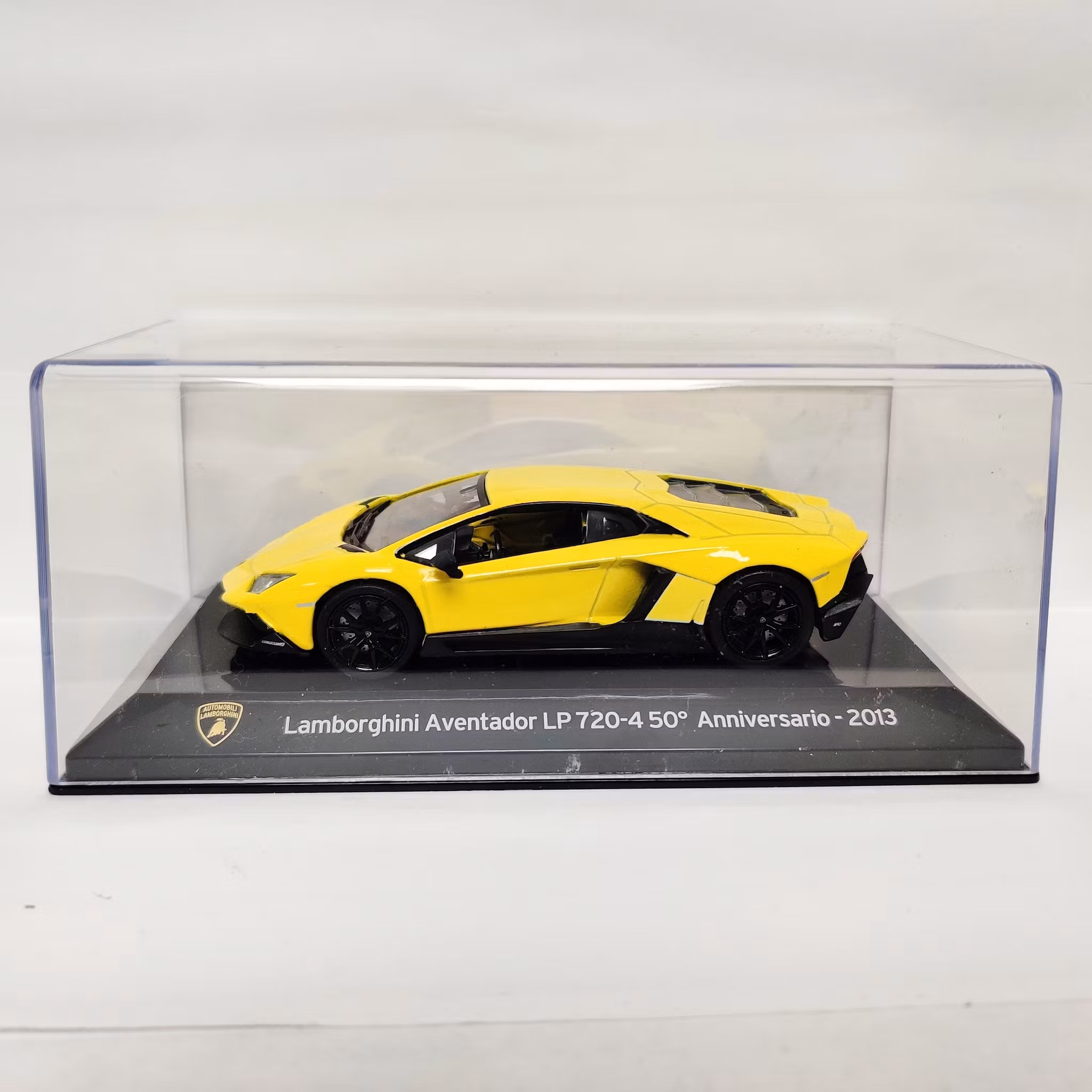 Skala 1/43: Lamborghini Aventador LP720-4 50th Anniversario 2013 fr Altaya