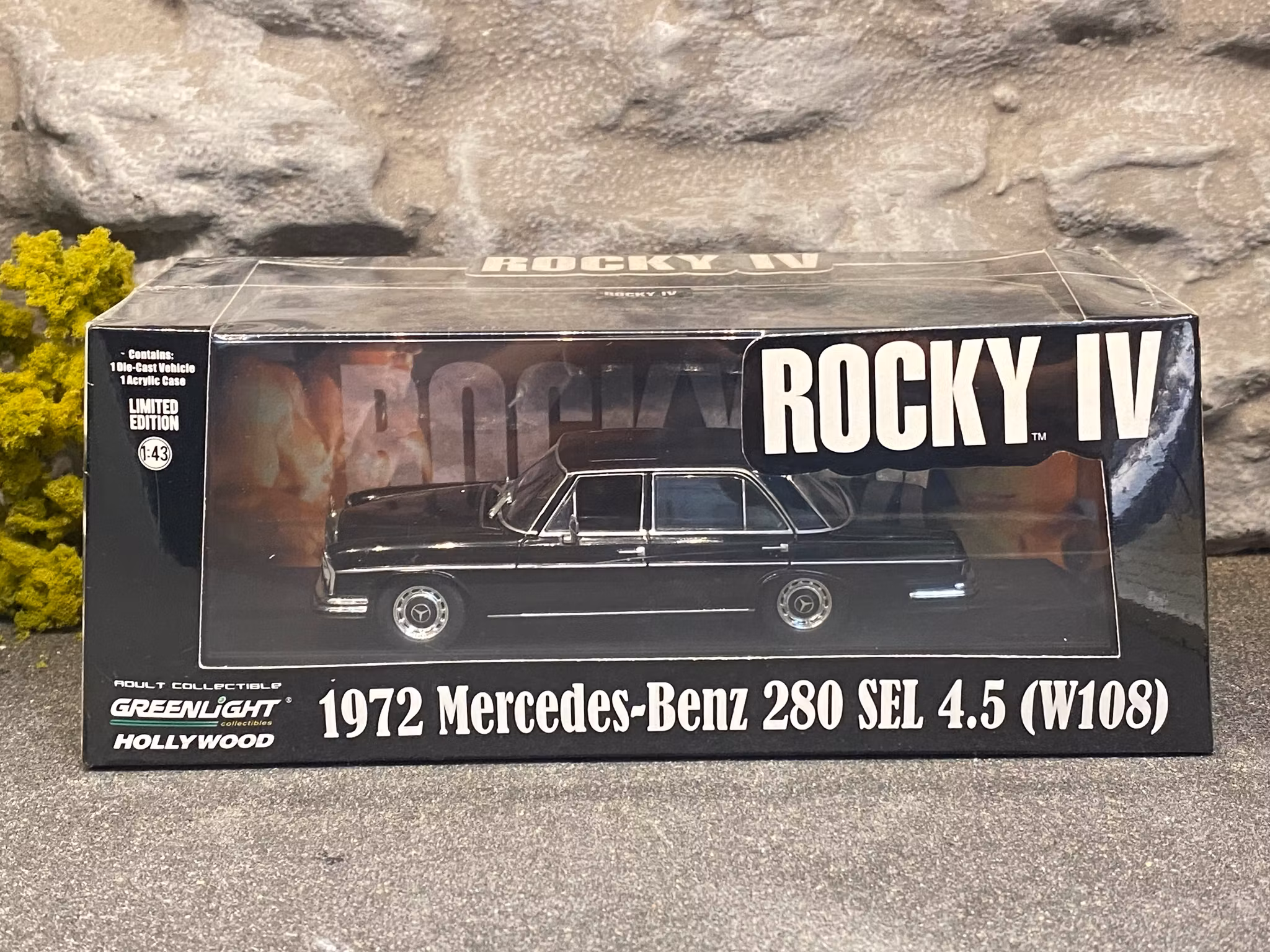 Skala 1/43 1972 Mercedes-Benz 280 SEL 4,5 (W108) ROCKY IV - Greenlight Hollywood