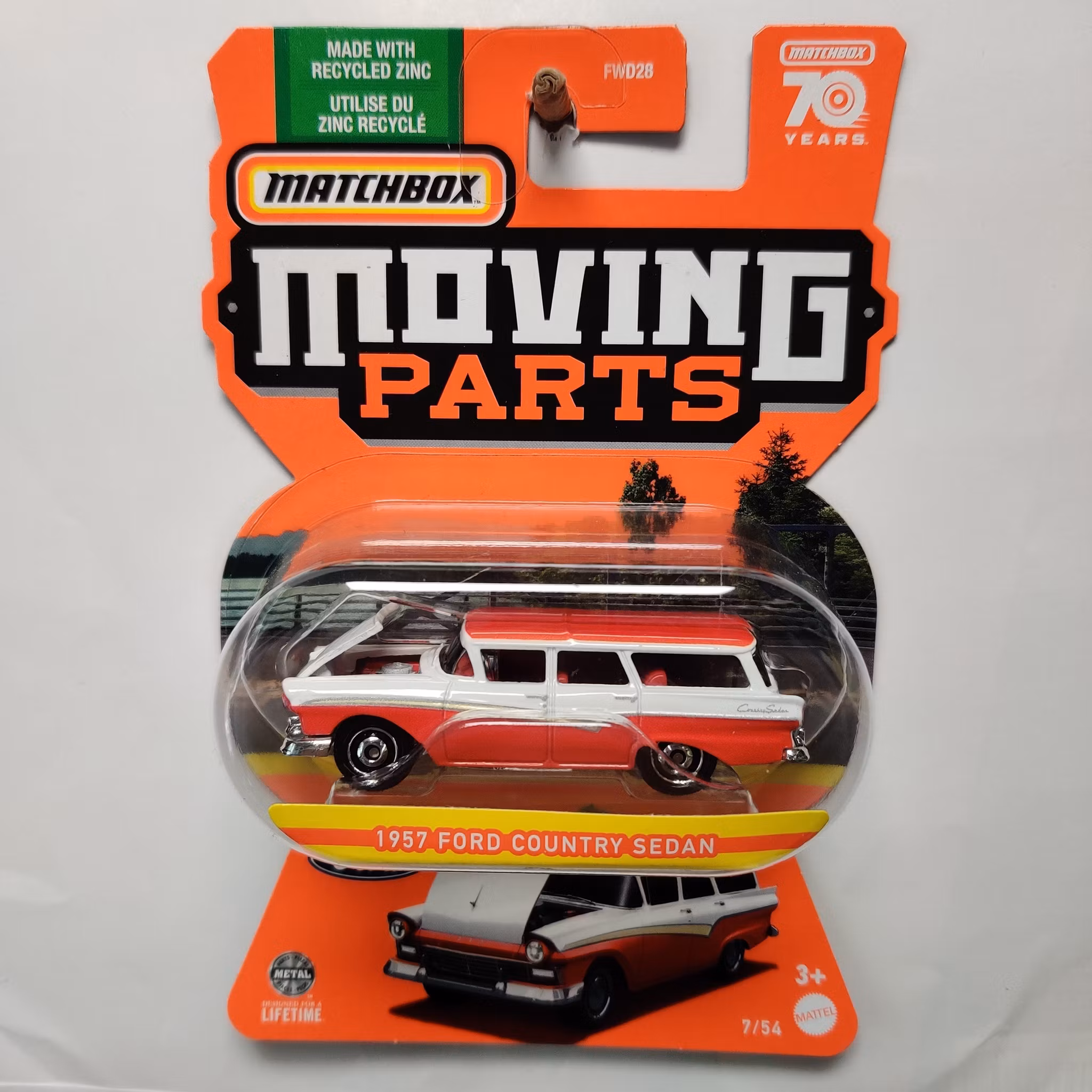 Skala 1/64 Matchbox "Moving parts" - Ford Country Sedan 1957