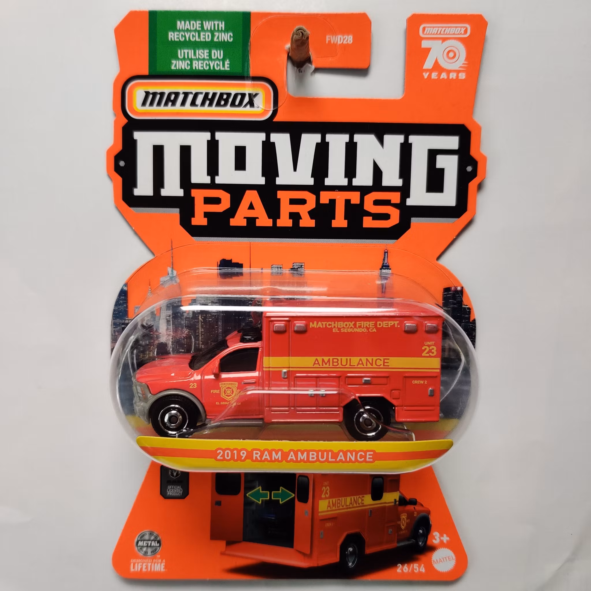 Skala 1/64 Matchbox "Moving parts" - RAM Ambulance 2019