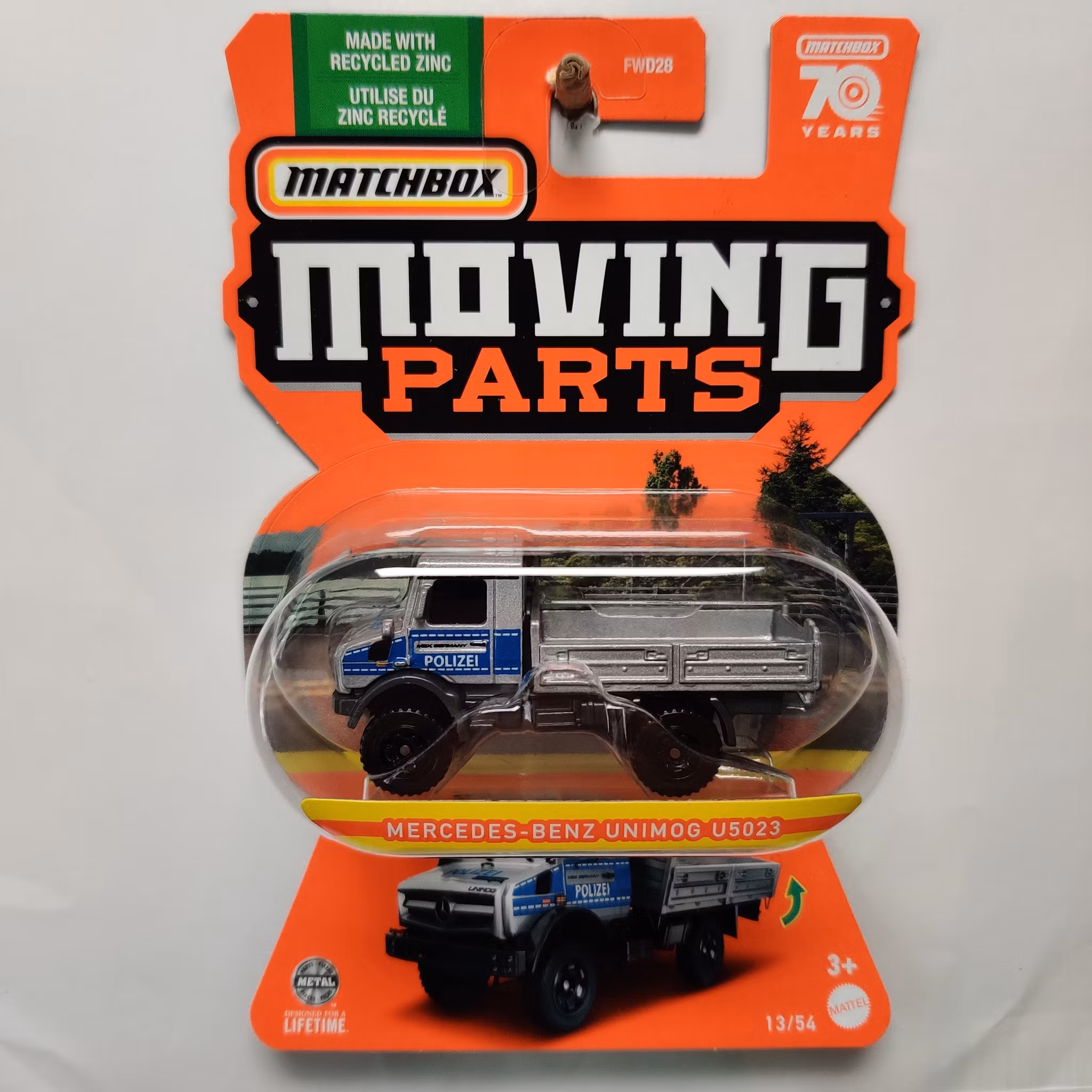 Skala 1/64 Matchbox "Moving parts" - Mercedes-Benz Unimog U5023