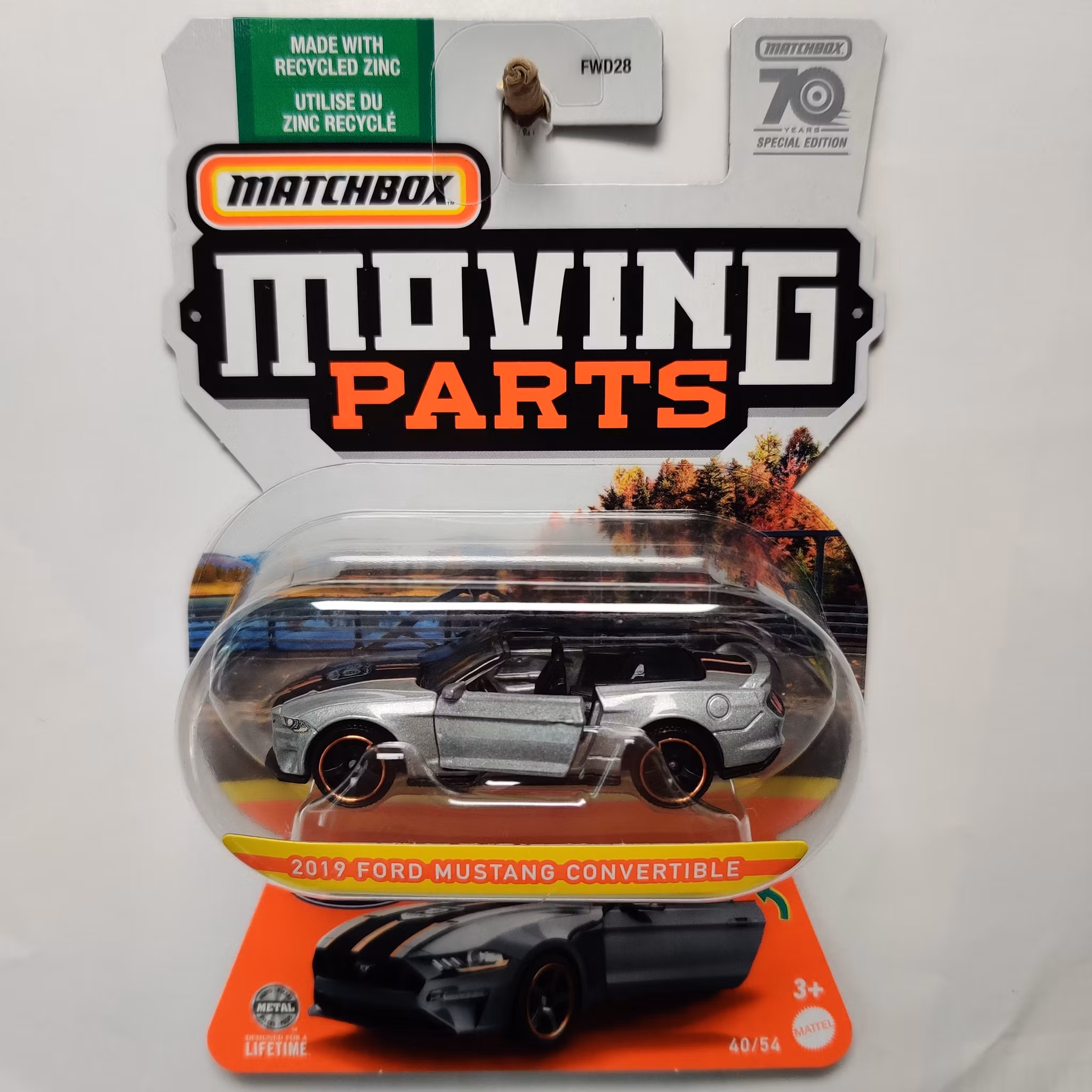 Skala 1/64 Matchbox "Moving parts" - Ford Mustang Convertible 2019