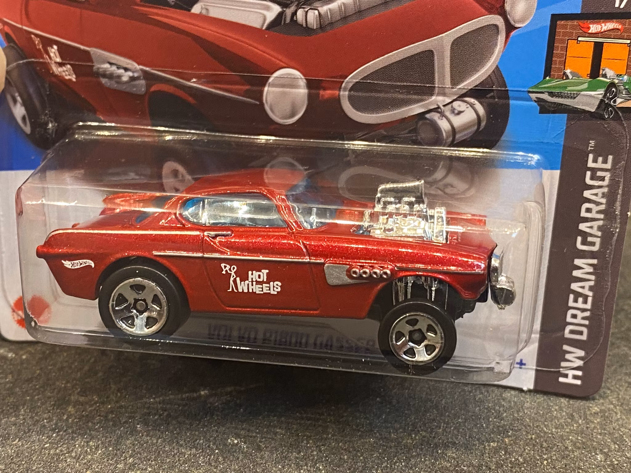 NEW! Skala 1/64, Hot Wheels: Volvo P1800 Gasser