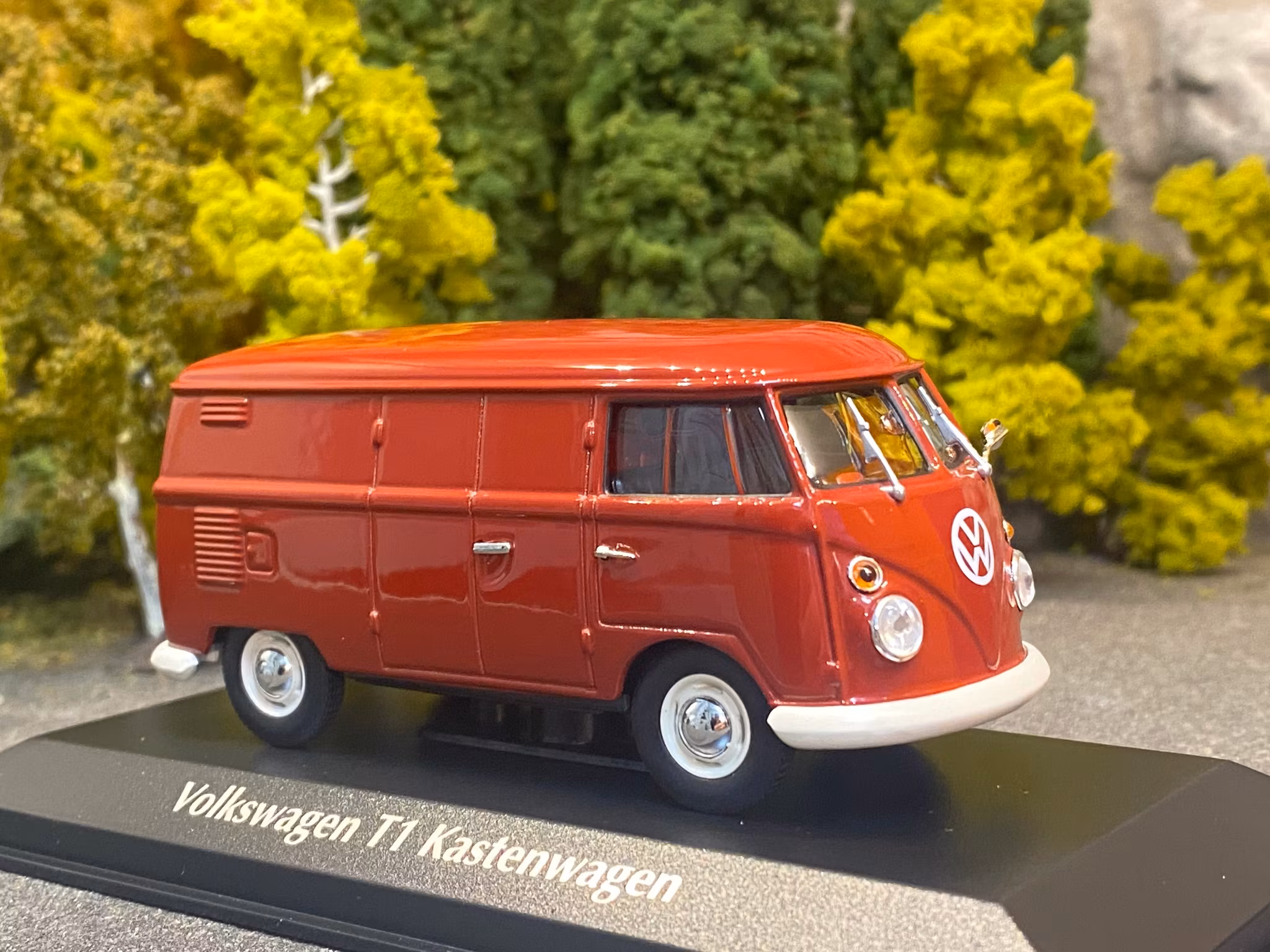 Skala 1/43 - Volkswagen T1 Kastenwagen Delivery Van 1963, Red, fr Maxichamps