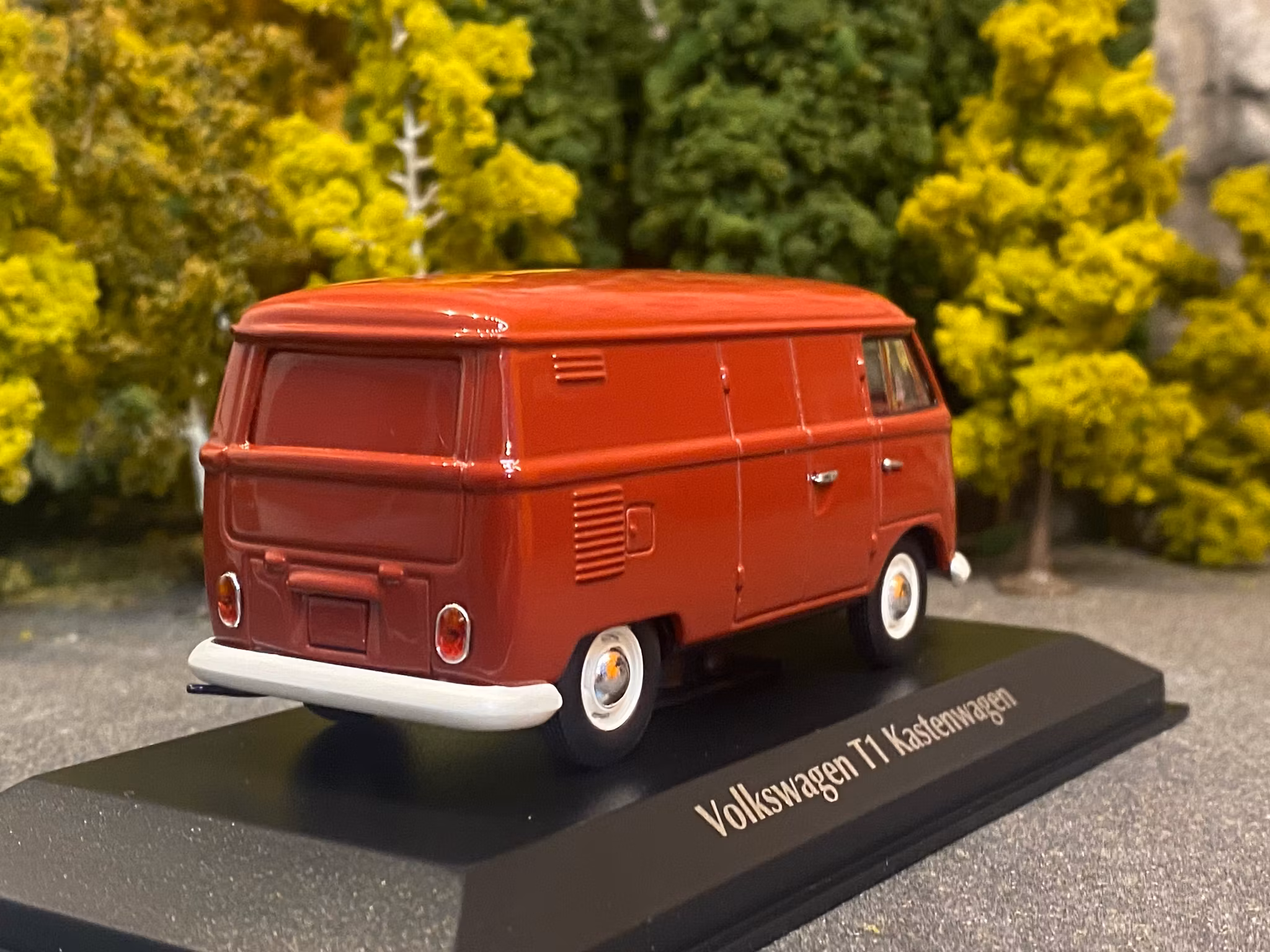 Skala 1/43 - Volkswagen T1 Kastenwagen Delivery Van 1963, Red, fr Maxichamps