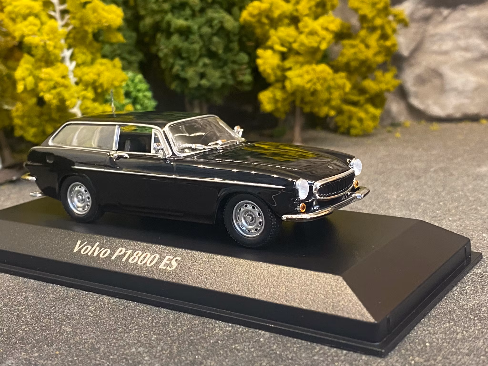 Skala 1/43 - Volvo P1800 ES 1971, Black, fr Maxichamps