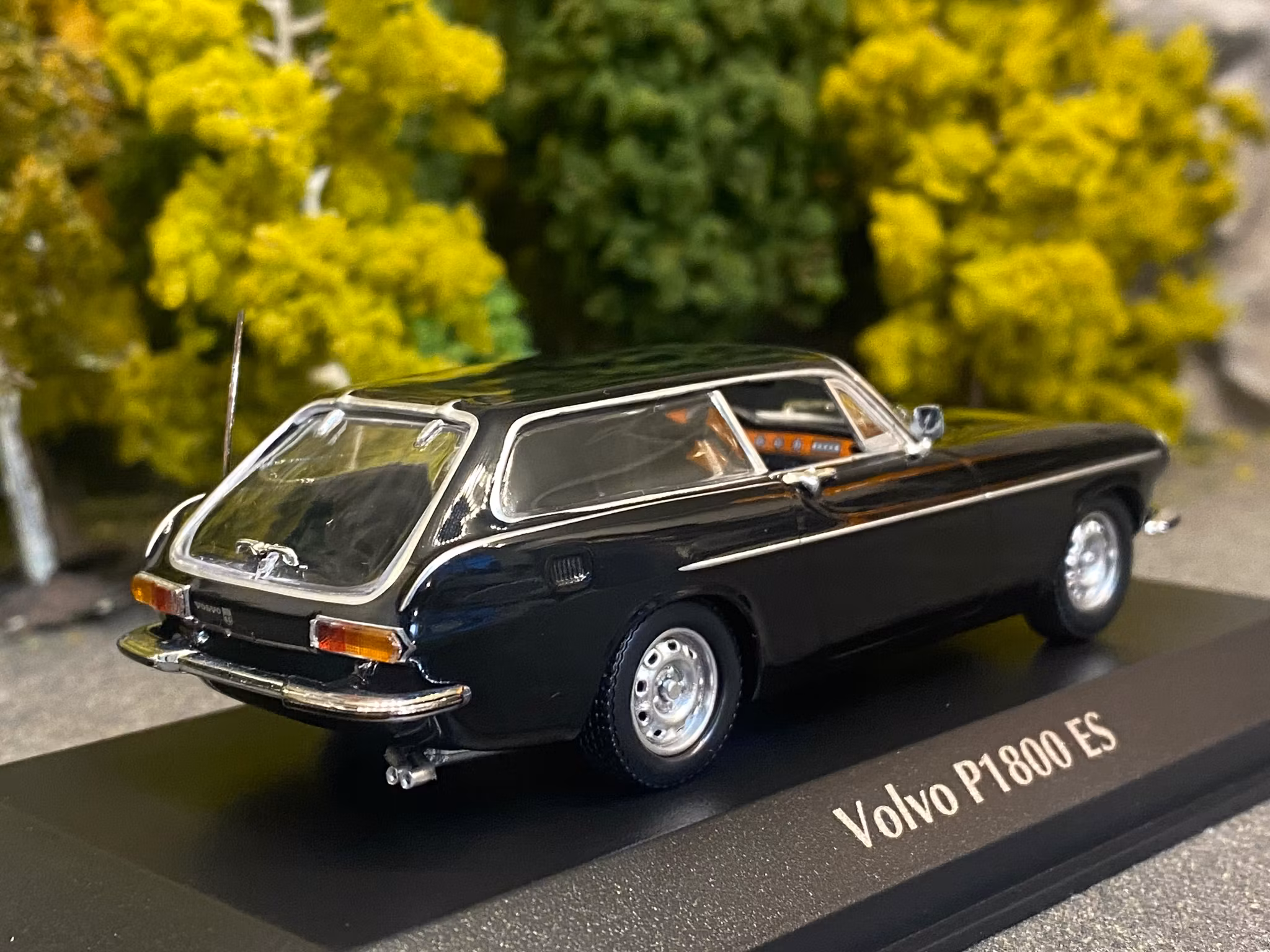 Skala 1/43 - Volvo P1800 ES 1971, Black, fr Maxichamps