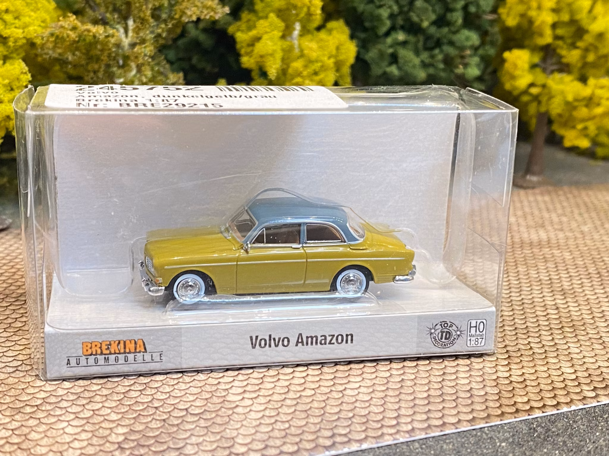 Skala 1/87 H0 - Volvo Amazon, Dark yellow w grey roof fr Brekina