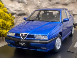 Skala 1/18 Alfa Romeo 155, 1996, blue fr Triple9 Collection