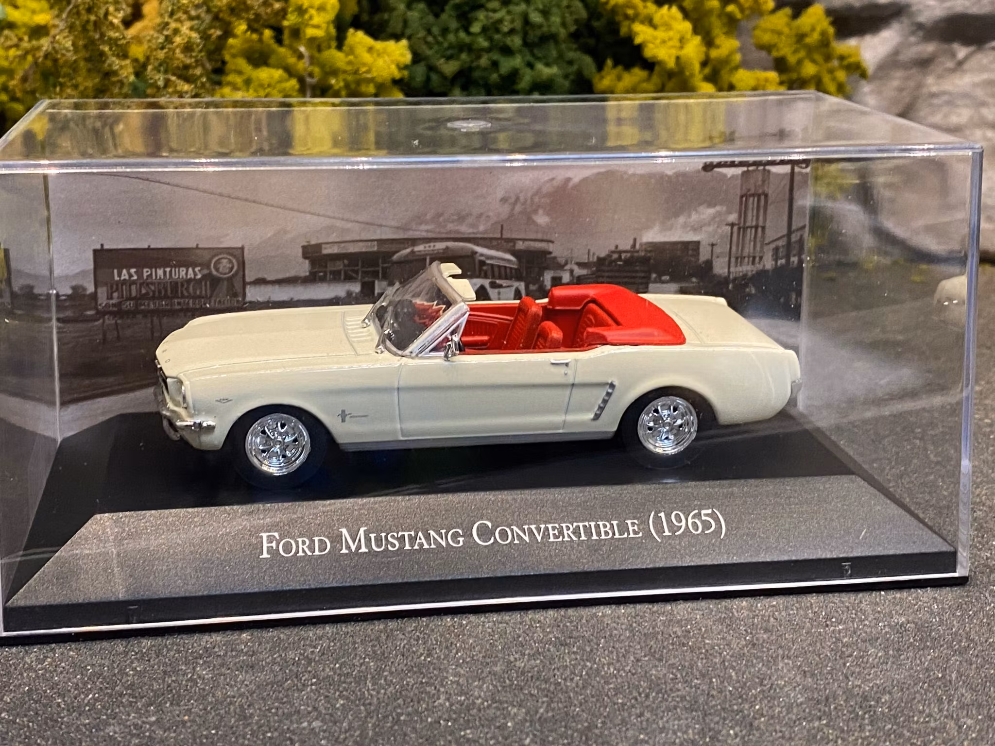 Skala 1/43: Ford Mustang Convertible 65' fr DeAgostini