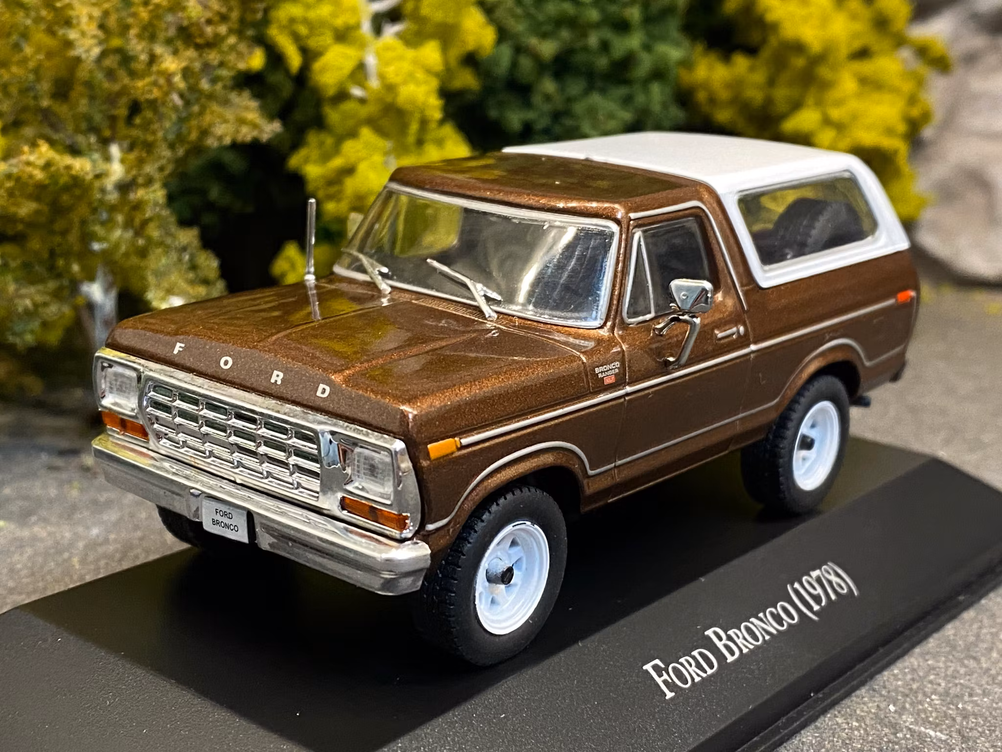 Skala 1/43: Ford Bronco 78' fr DeAgostini