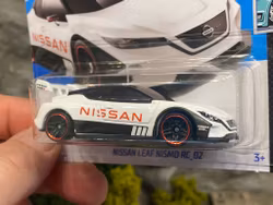 Skala 1/64 Hot Wheels, Nissan Leaf Nismo RC_02, White