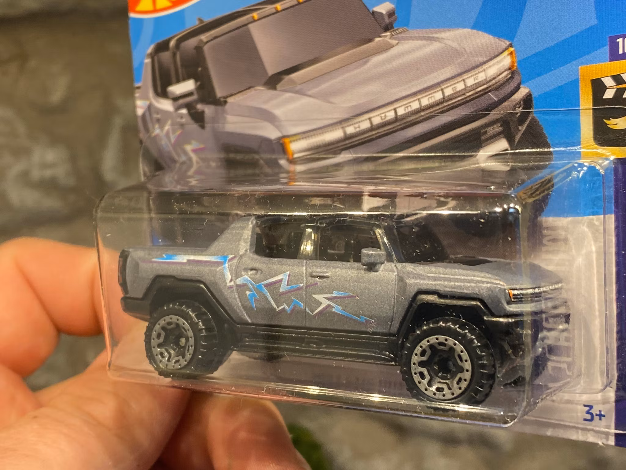 Skala 1/64 Hot Wheels "HW SREEN TIME": GMC Hummer EV 2024' - BARBIE