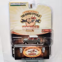 Skala 1/64 Greenlight "The Busted Knuckle Garage" Austin Mini Cooper S 65' Ser.2