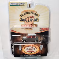 Skala 1/64 Greenlight "The Busted Knuckle Garage" Austin Mini Cooper S 65' Ser.2