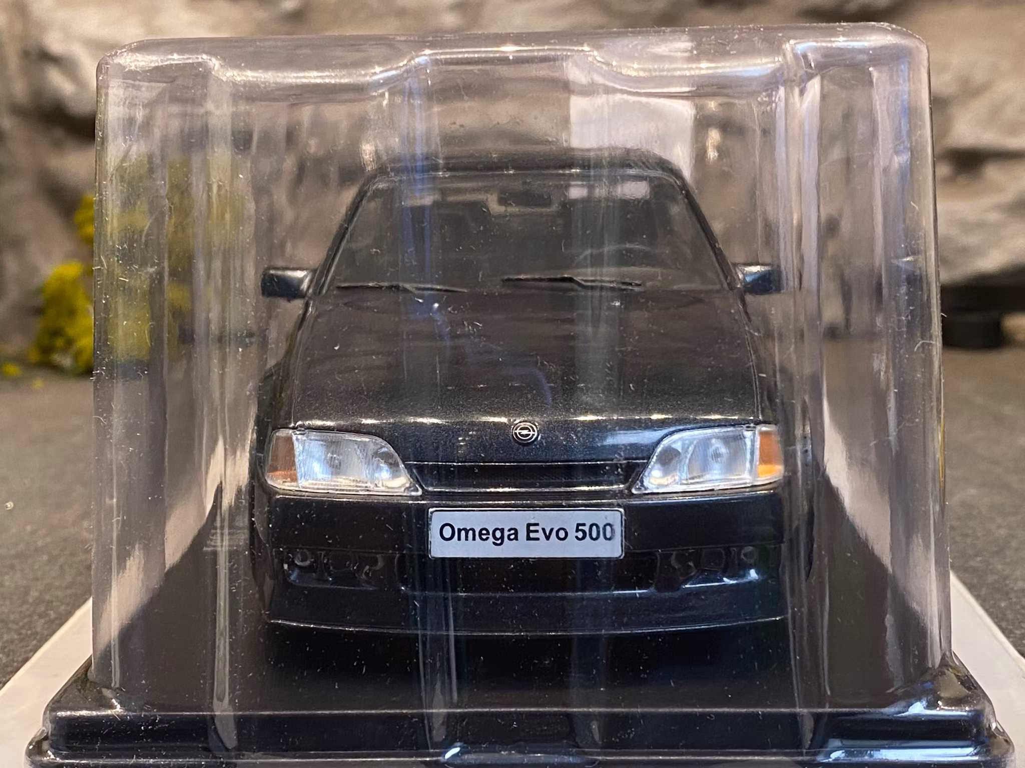 Skala 1/24 Opel Omega Evolution 1991' Black fr Hachette