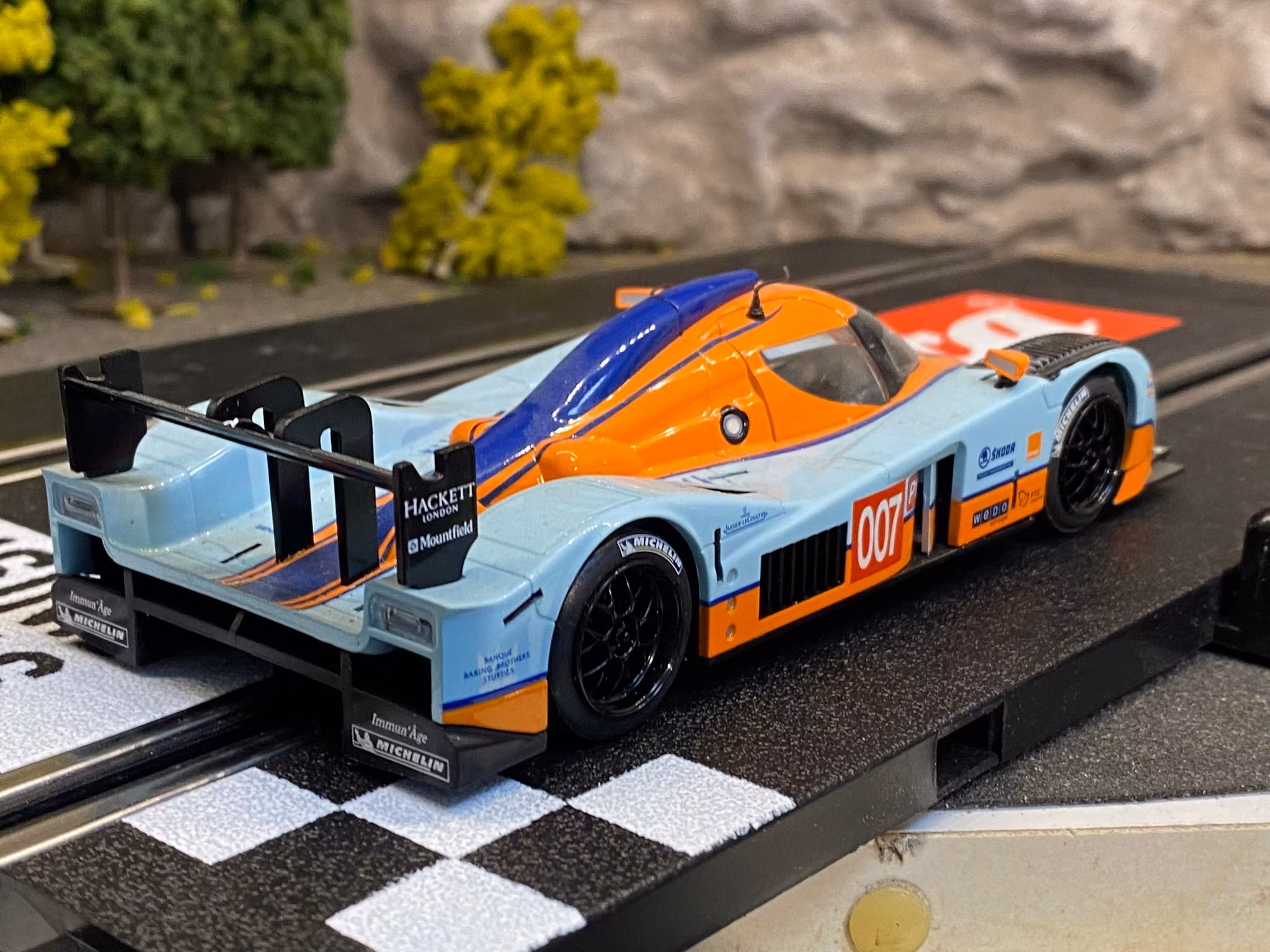 Scale 1/32 Used Analoge slotcar: Lola Aston Martin fr Scalextric