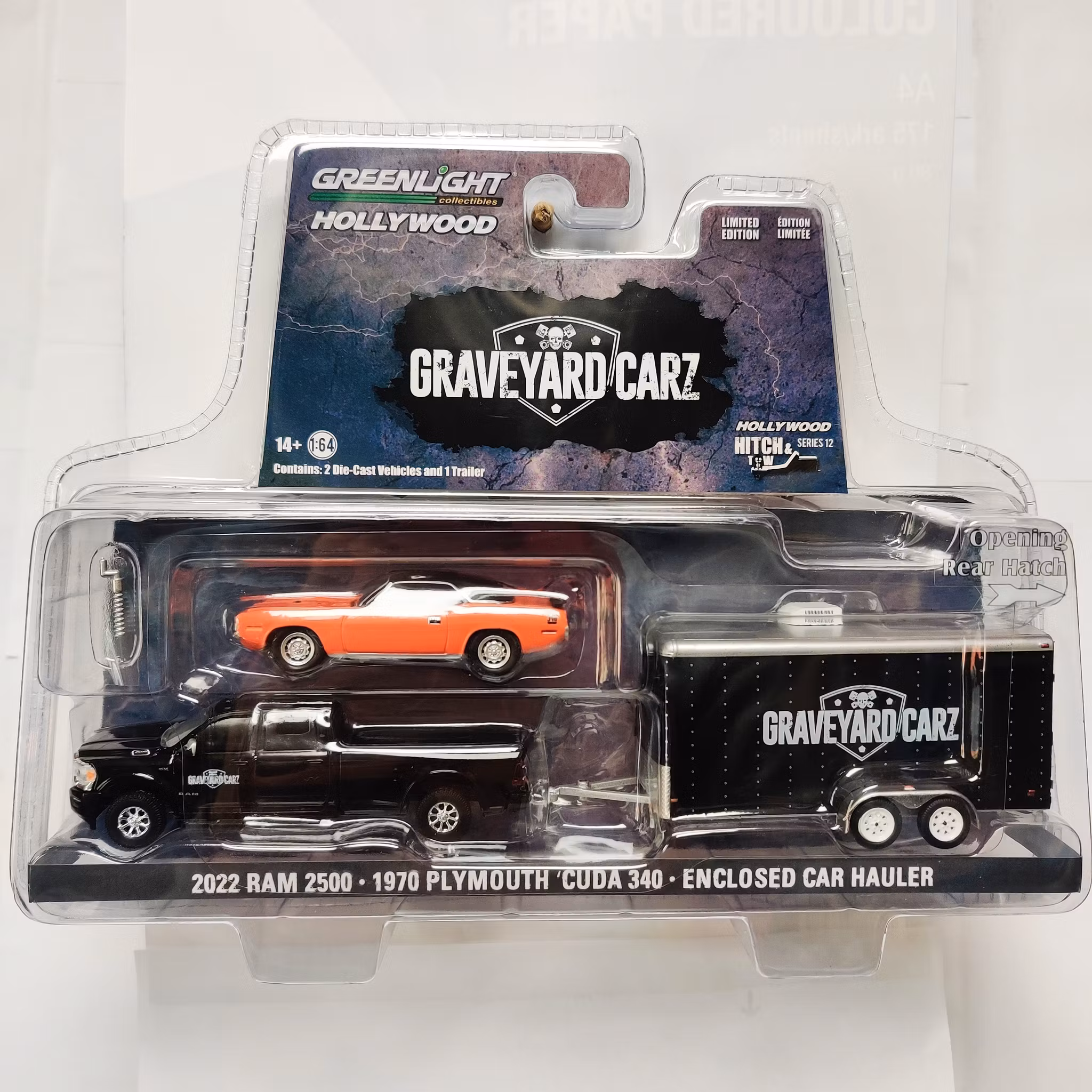 Skala 1/64 GreenLight Hollywood "Hitch & Tow": RAM 2500 22', Plymouth Cuda 340 70', Enclosed Hauler
