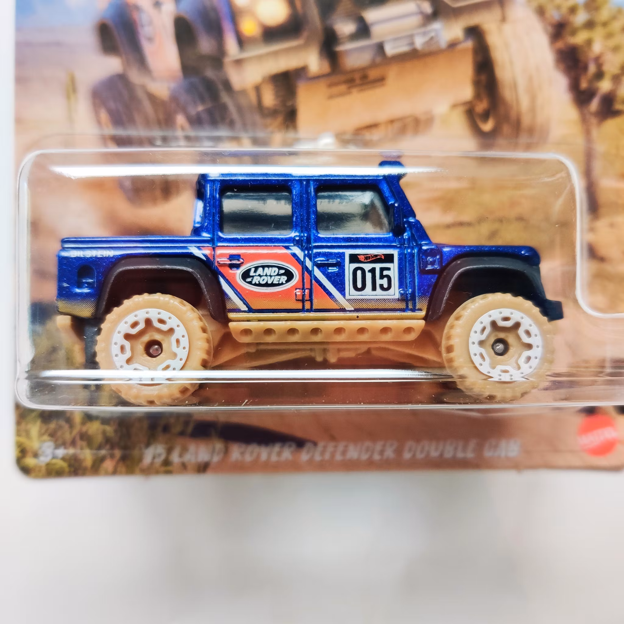 Skala 1/64 Hot Wheels: Land Rover Defender Double Cab 15'