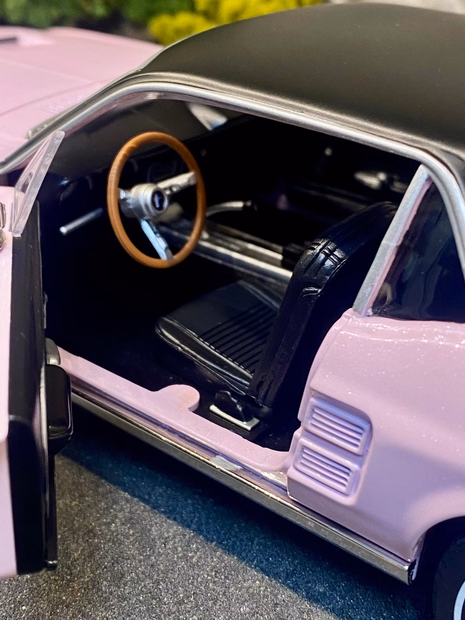 Skala 1/18 1967 Ford Mustang Coupe, Evening Orchid fr Greenlight