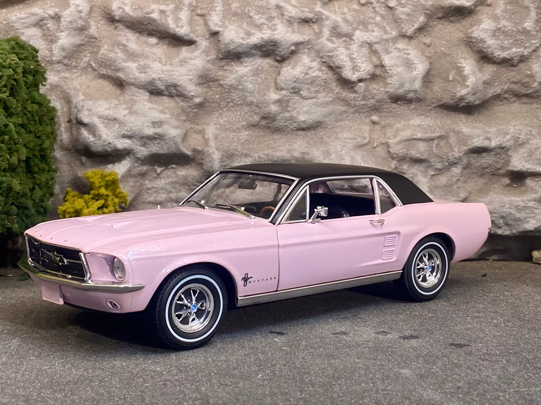 Skala 1/18 1967 Ford Mustang Coupe, Evening Orchid fr Greenlight