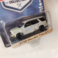 Skala 1/64 Greenlight "Blue Collar" Chevrolet Tahoe Z71 22' Ser.12 Lim.Ed