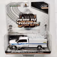 Skala 1/64  GreenLight "Dually Drivers" RAM 3500 Dually Tire Truck "GoodYear" 21'