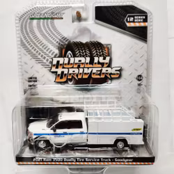Skala 1/64  GreenLight "Dually Drivers" RAM 3500 Dually Tire Truck "GoodYear" 21'